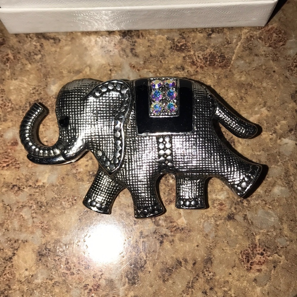 NWOT Beautiful Elephant Pin - Picture 4 of 9